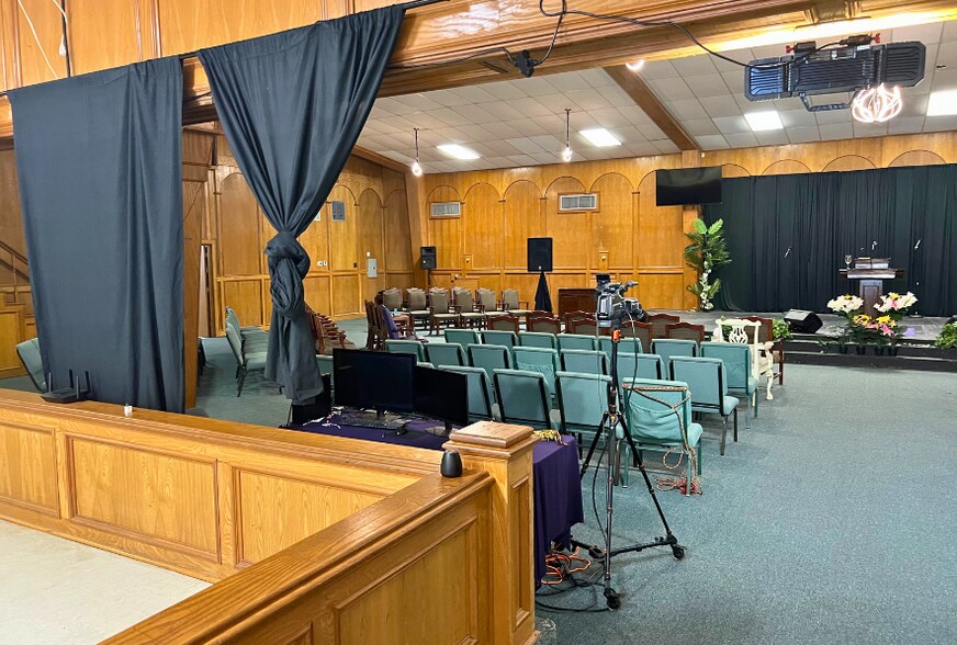 More Photos Of 5110 Crane St, Houston Flex For Sale