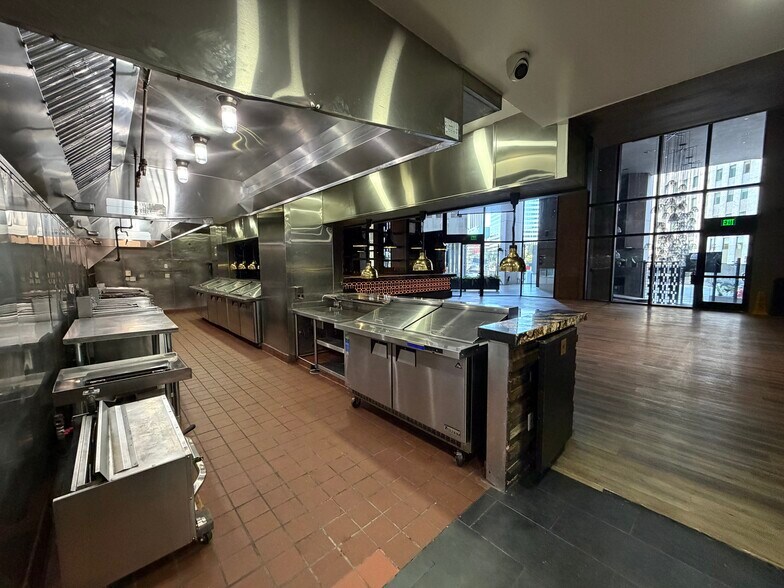 More Photos Of 800 W 6th St, Los Angeles Office For Lease