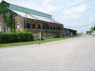 Primary Photo Of 1104-1120 E Oak St, Dekalb Manufacturing For Lease