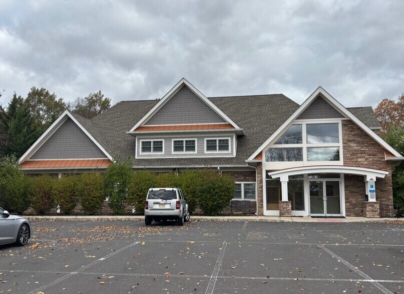 More Photos Of 186 W Veterans Hwy, Jackson Office For Sale
