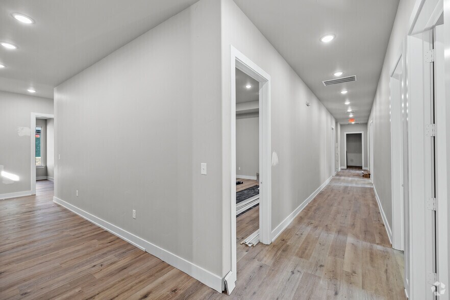 More Photos Of 5512 114th St, Lubbock Office For Sale