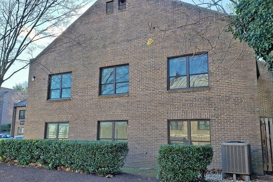 More Photos Of 6706-6716 Whittier Ave, McLean Medical For Lease