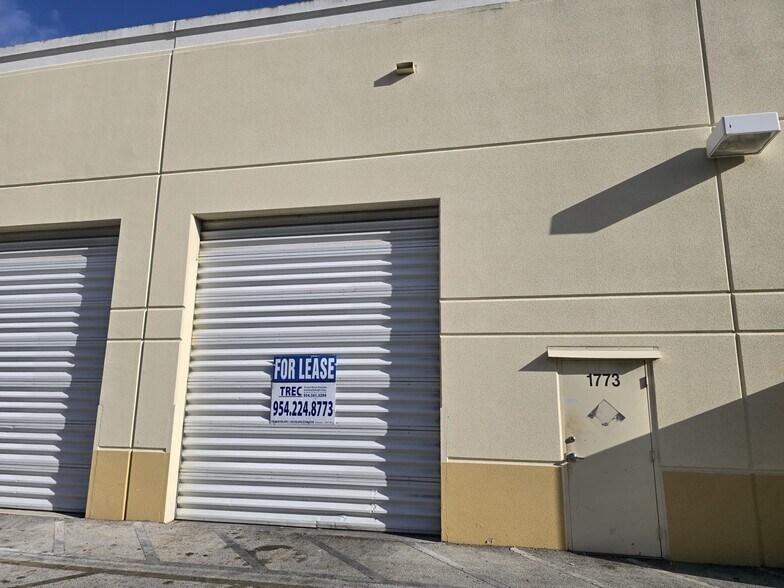 More Photos Of 1747-1781 Banks Rd, Margate Flex For Lease