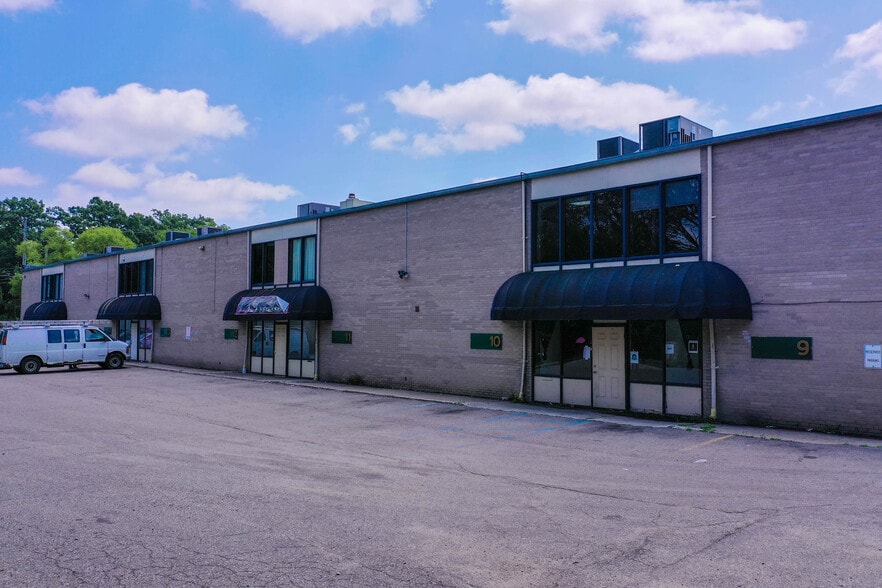 More Photos Of 2710 W Court St, Flint Office For Sale