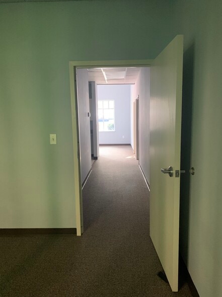 More Photos Of 203 Oakside Ln, Canton Medical For Sale