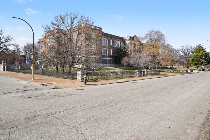 More Photos Of 3821 11th St, Saint Louis Specialty For Sale