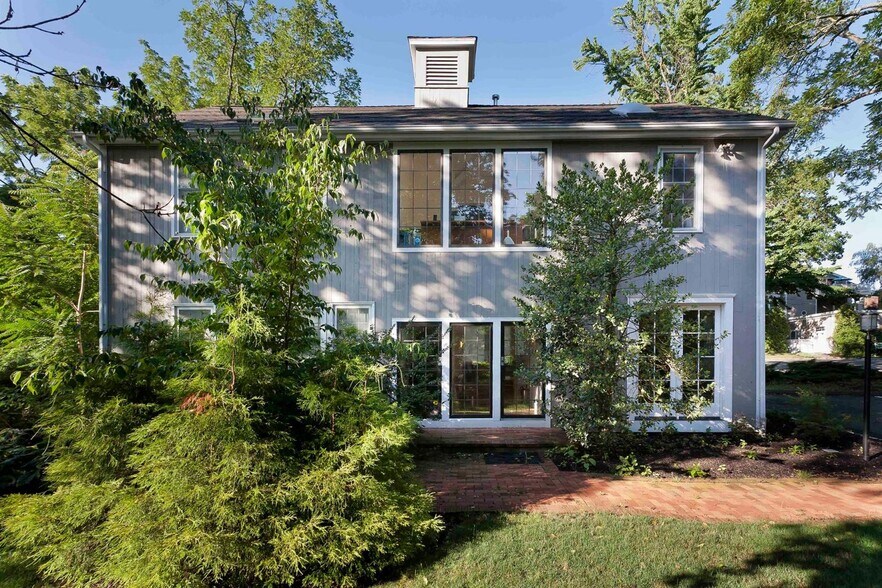 More Photos Of 5 Sylvan Rd S, Westport Office For Lease