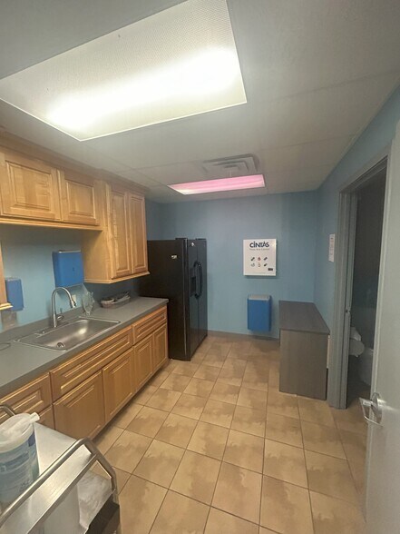 More Photos Of 10106 E 79th St, Tulsa Office For Sale