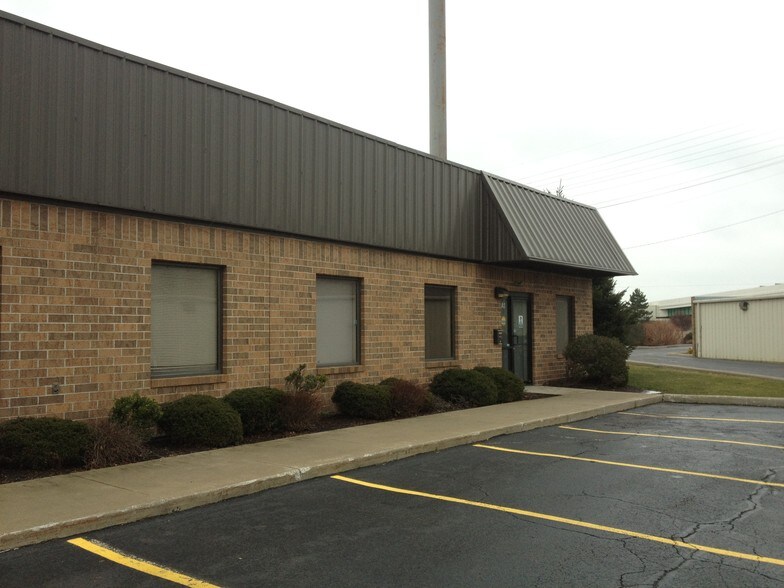 Primary Photo Of 24381 Aurora Rd, Bedford Light Distribution For Lease