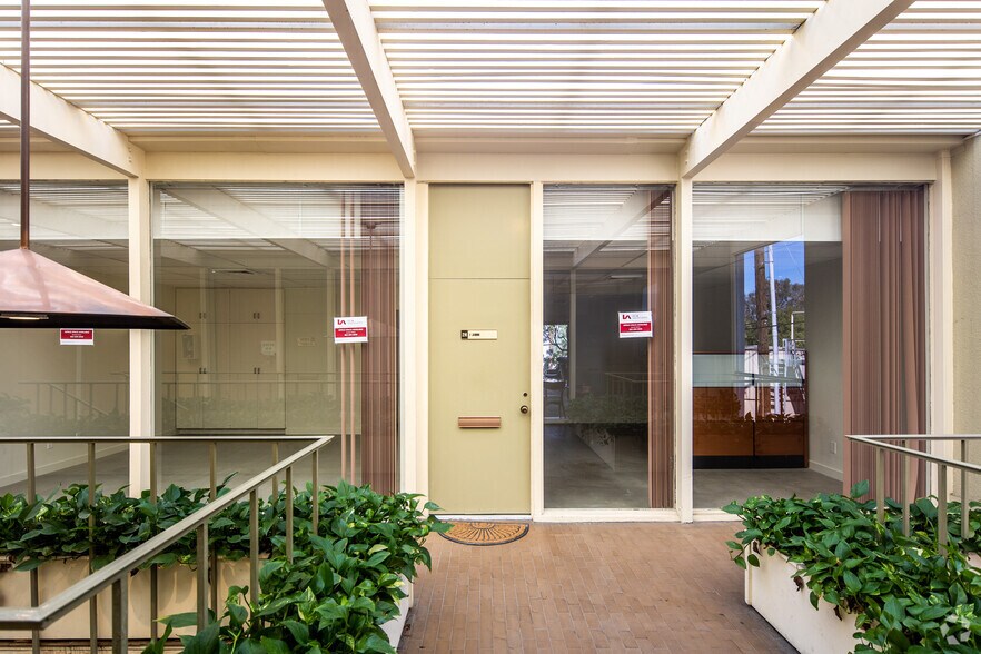 More Photos Of 3505 Long Beach Blvd, Long Beach Loft Creative Space For Lease