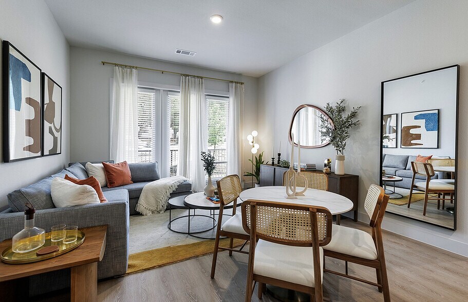 More Photos Of 7910 S New Braunfels, San Antonio Apartments For Lease