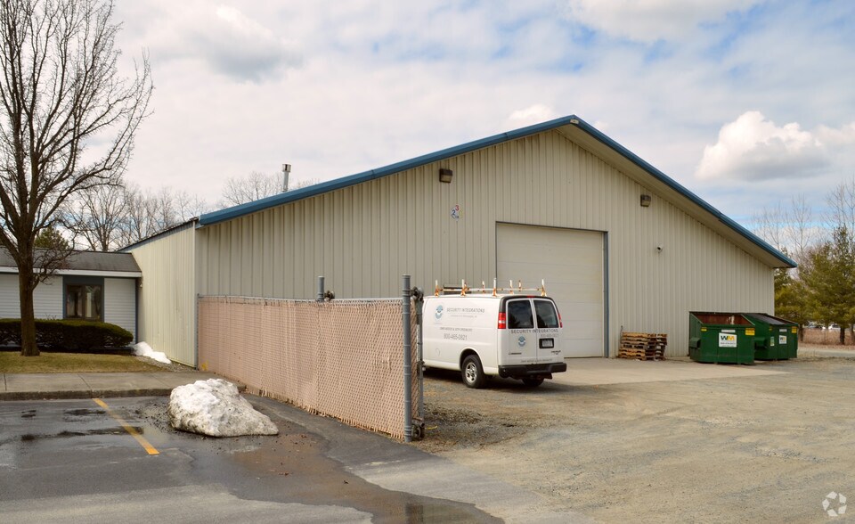 More Photos Of 14 Petra Ln, Albany Light Distribution For Lease