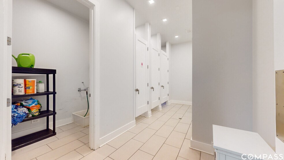 More Photos Of 2241 S Wabash Ave, Chicago Loft Creative Space For Sale