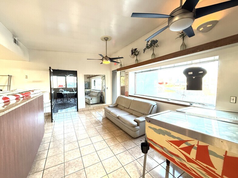 More Photos Of 31 US Route 11, Central Square Auto Dealership For Lease