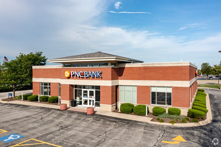 More Photos Of 2770-2860 S Highland Ave, Lombard Unknown For Lease