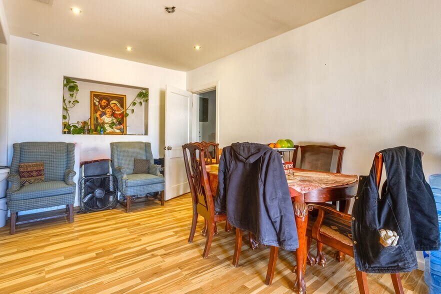 More Photos Of 9006 Woodland Ave NE, Albuquerque Specialty For Sale