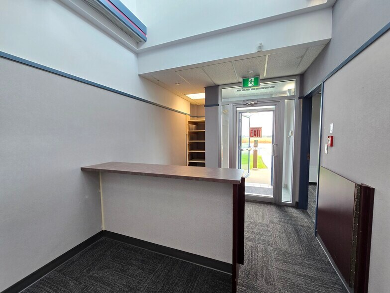 More Photos Of 4512 46 St, Olds Office For Lease