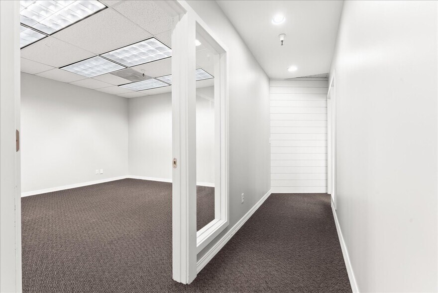 More Photos Of 2052 Prospector Ave, Park City Storefront Retail Office For Lease