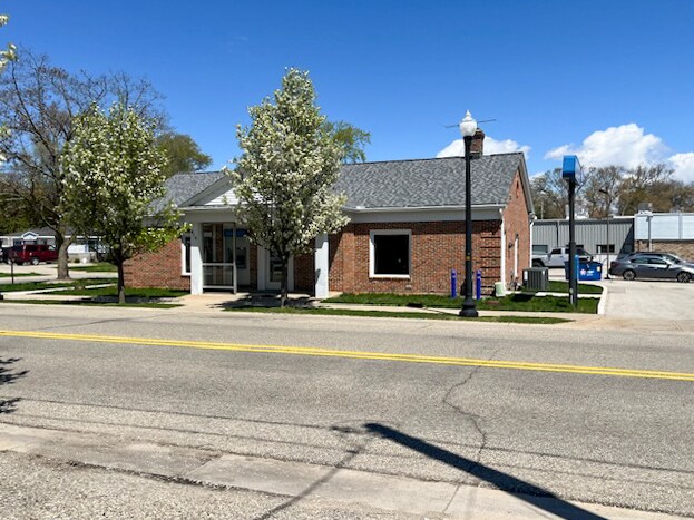 Primary Photo Of 414 Center St, Muskegon General Retail For Sale