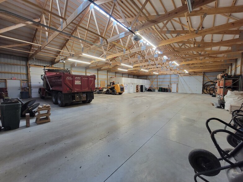 More Photos Of 18955 Beacon Lite Rd, Monument Warehouse For Sale