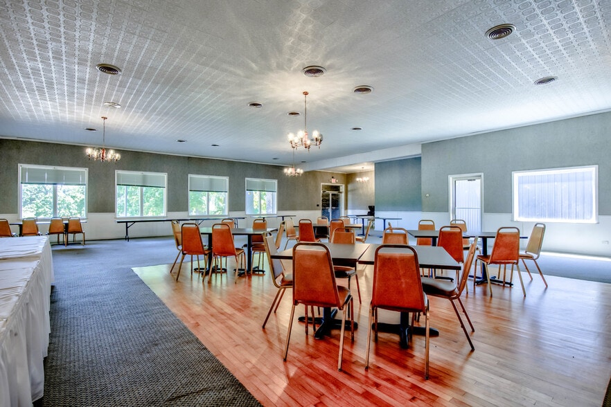 More Photos Of 3401 N Il 23, Ottawa Specialty For Sale