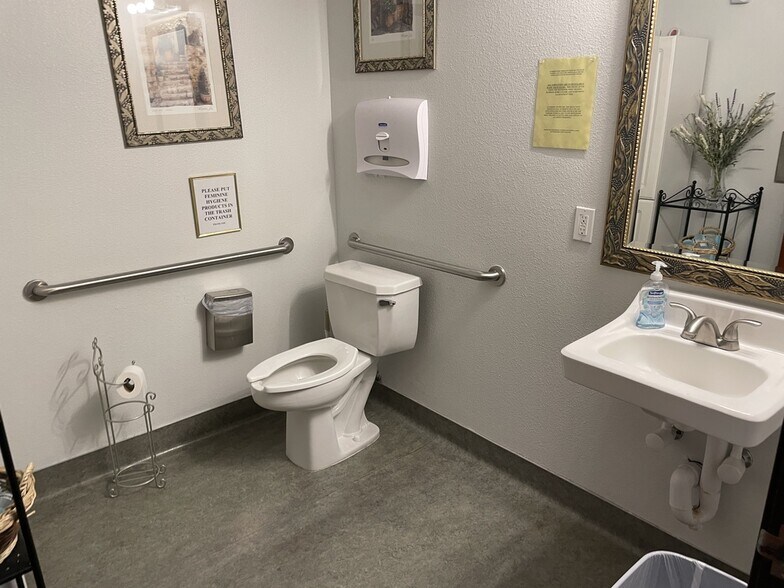 More Photos Of 4121 E Valley Auto Dr, Mesa Research And Development For Sale