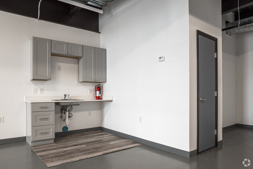 More Photos Of 2601 TX-121, Lewisville Showroom For Sale
