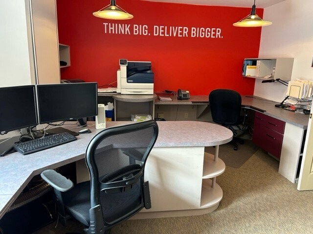 More Photos Of 879 Fritztown Rd, Sinking Spring Office For Sale