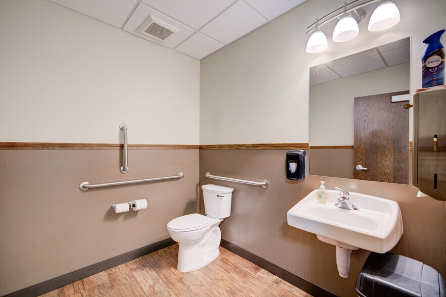 More Photos Of 351 Evergreen Dr, Bozeman Office For Sale