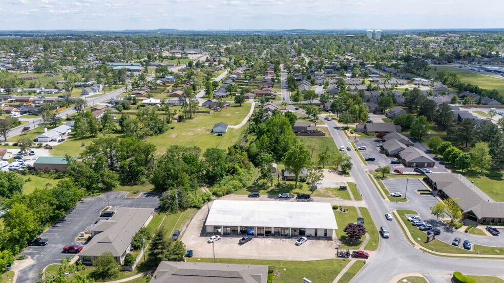 More Photos Of 201 S 20th St, Rogers Loft Creative Space For Lease