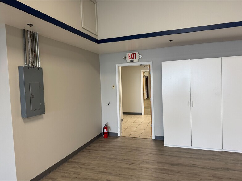 More Photos Of 4805-4825 Salem Ave, Dayton Unknown For Lease