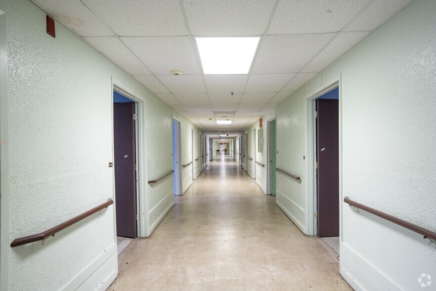 More Photos Of 1415 W Washington St, Brownsville Healthcare For Sale