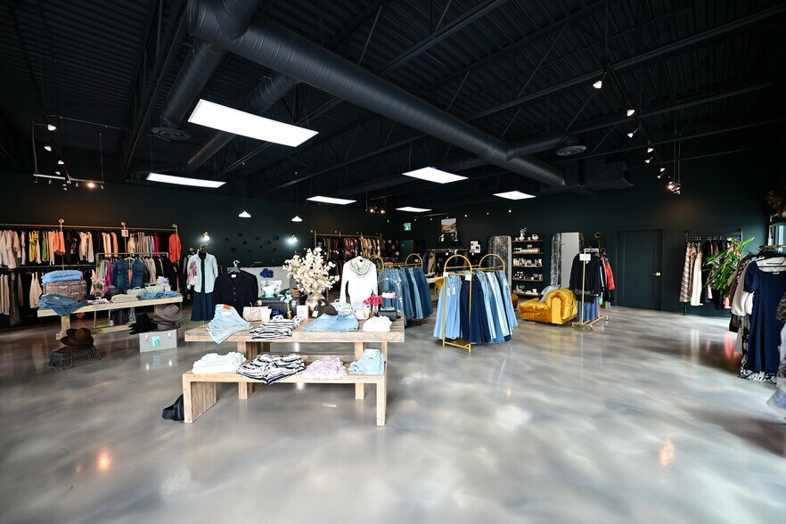 More Photos Of 800 Broadmoor Blvd, Sherwood Park Office For Lease