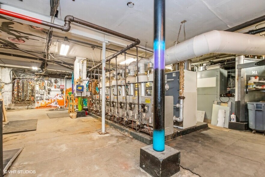 More Photos Of 4554 N Broadway, Chicago Office For Sale