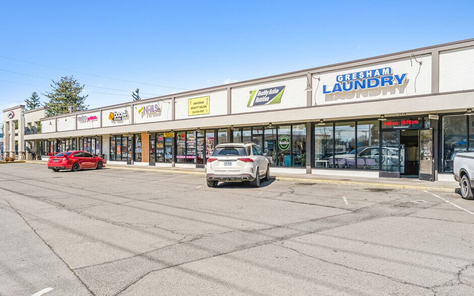 More Photos Of 2236-2400 SE 182nd Ave, Portland Freestanding For Sale