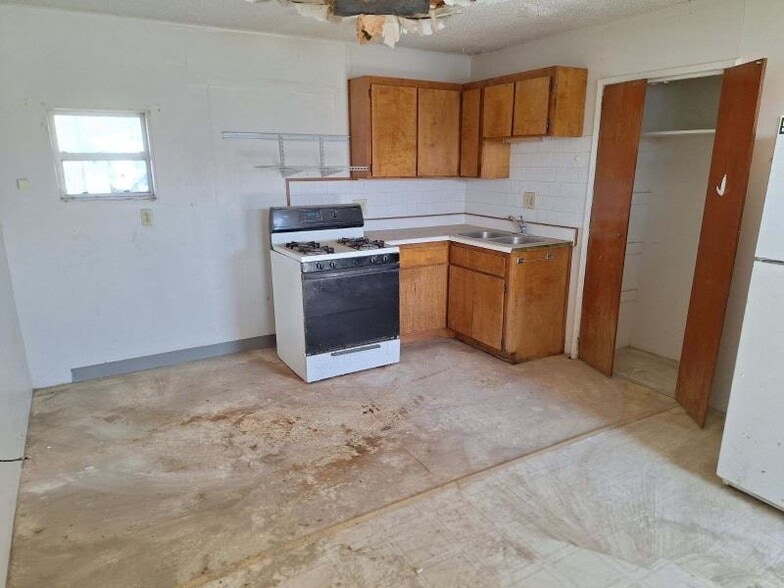 More Photos Of 435 9th St, Lovelock Hotel For Sale