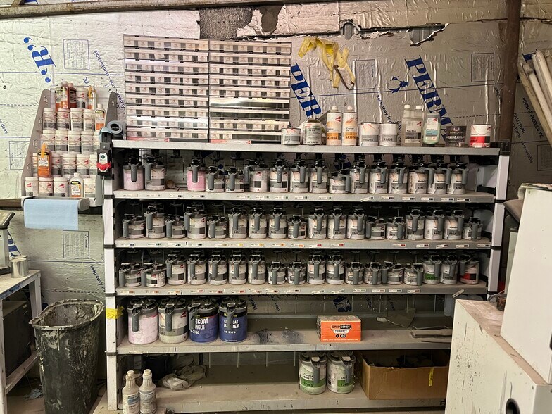 More Photos Of 462 E Reba McEntire Ave, Stringtown Flex For Sale