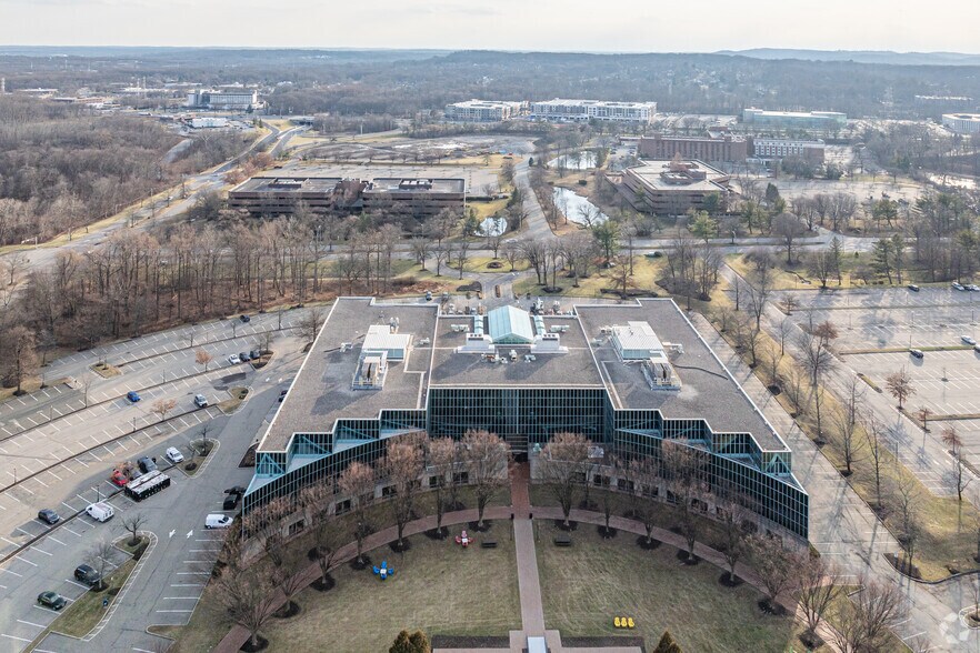 More Photos Of 8 Campus Drive Dr, Parsippany Office For Lease