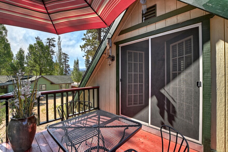 More Photos Of 39226 N Shore Dr, Fawnskin Restaurant For Sale