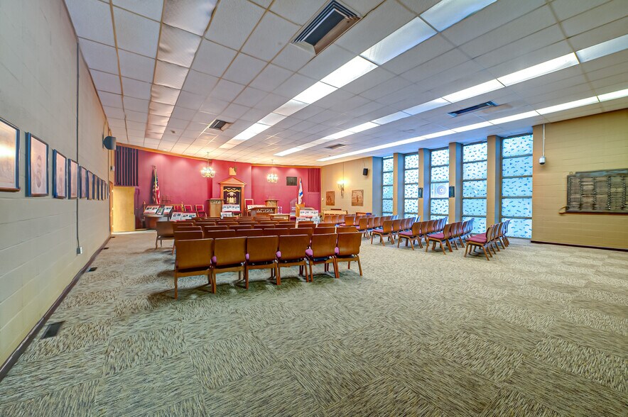 More Photos Of 270 Clocks Blvd, Massapequa Religious Facility For Sale