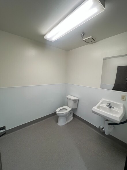 More Photos Of 9930 Painter Ave, Santa Fe Springs Warehouse For Sale