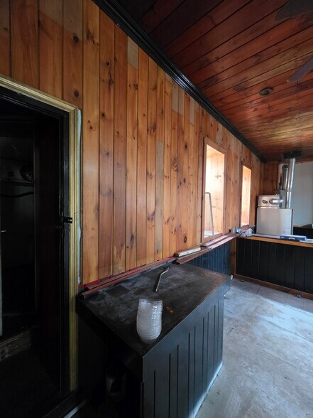 More Photos Of 22 Water St, Hoosick Falls Bar For Sale