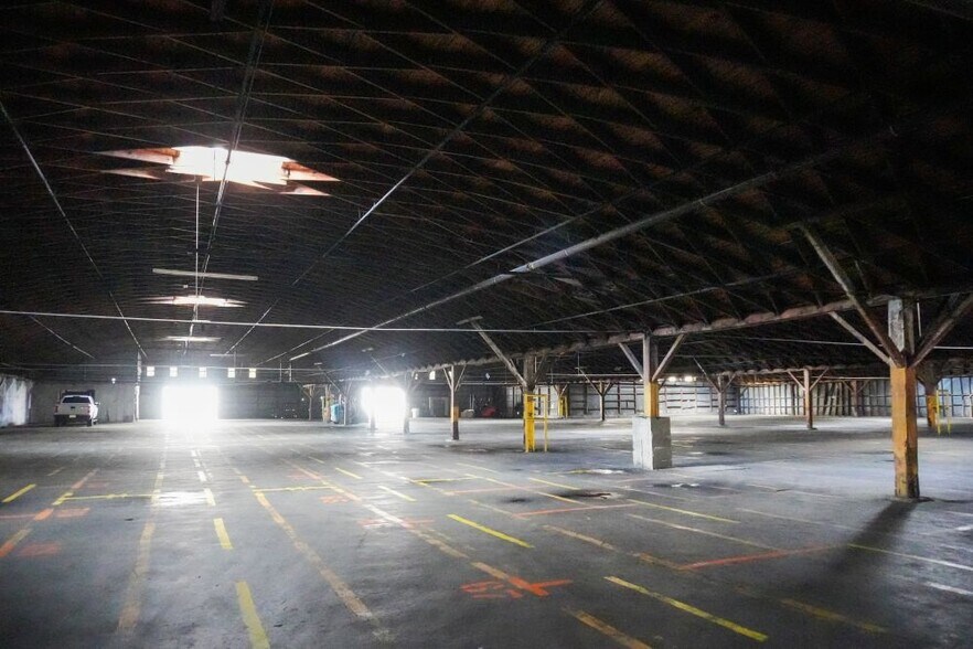 More Photos Of 201 N 19th St, Corpus Christi Warehouse For Lease