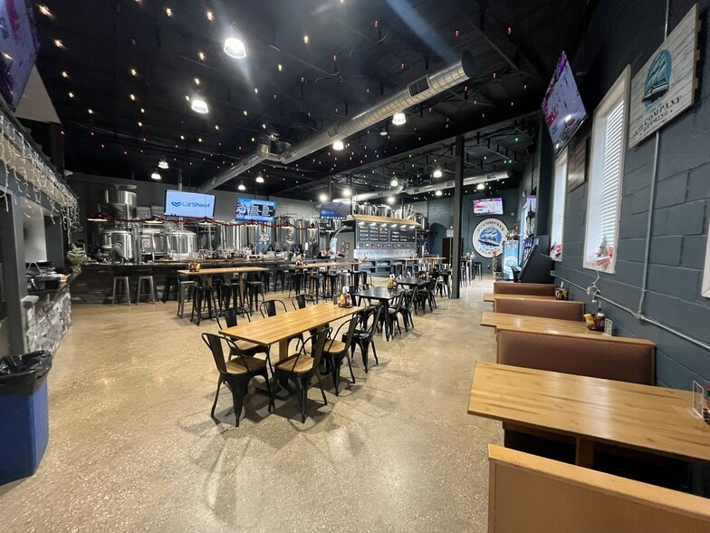 More Photos Of 325 Front St, Perryville Restaurant For Sale