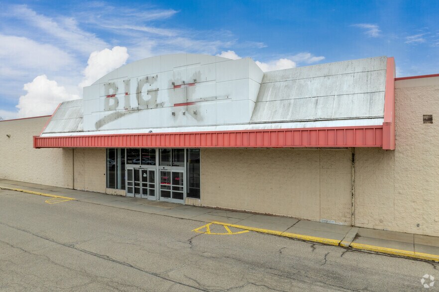 More Photos Of 6730-6764 S River Rd, Marine City Unknown For Lease