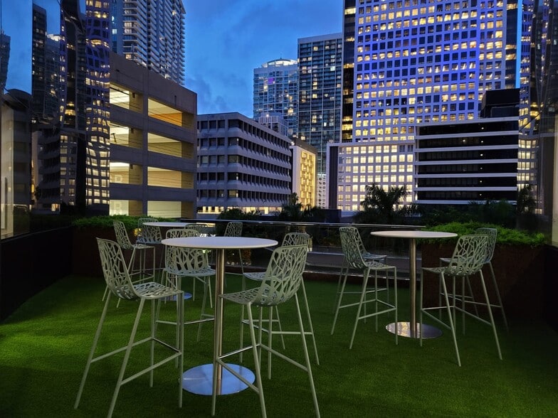 More Photos Of 800 Brickell Ave, Miami Coworking Space