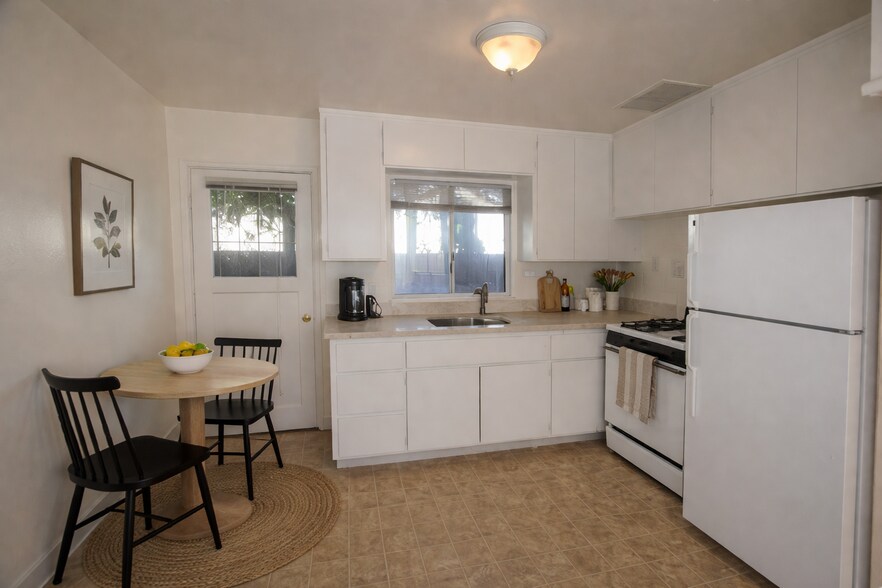 More Photos Of 2656 38th Ave, Oakland Apartments For Sale