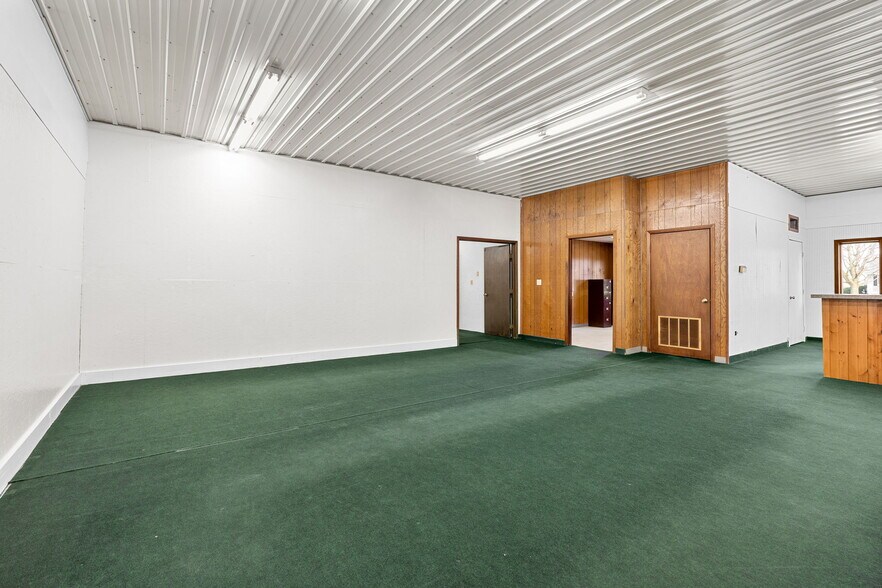 More Photos Of 438 Highway Ave S, Blooming Prairie Office For Sale