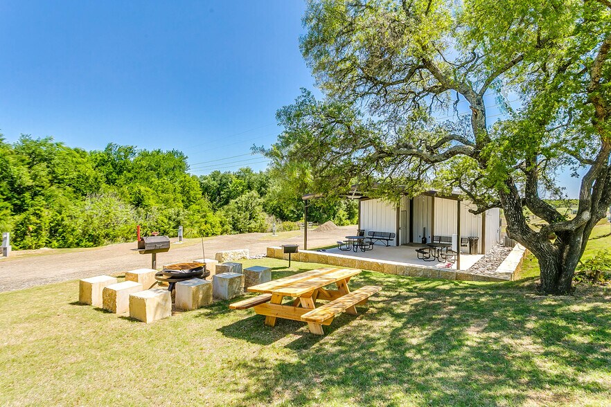 More Photos Of 5860 N FM 51, Weatherford Trailer Camper Park For Sale