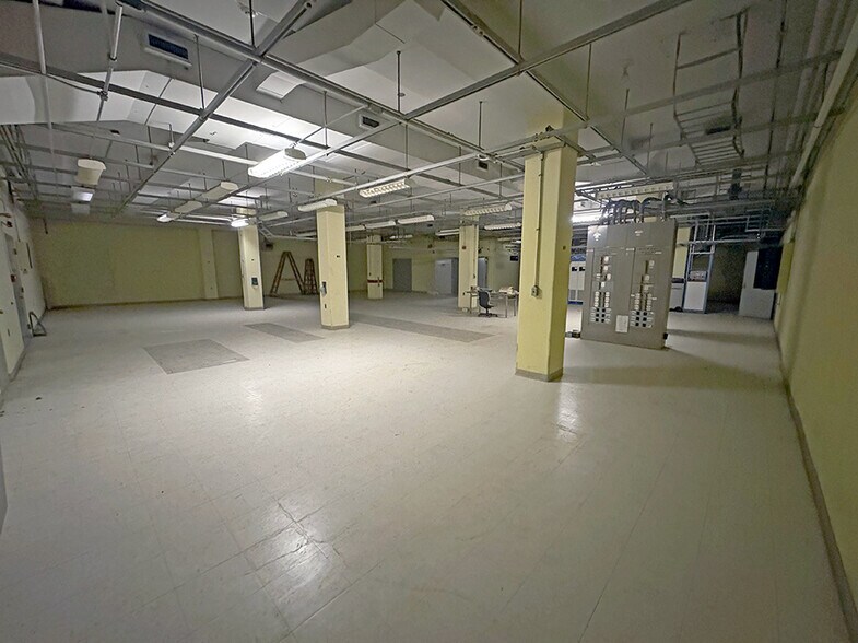 More Photos Of 25218 Dow Rd, Dow Utility Substation For Sale